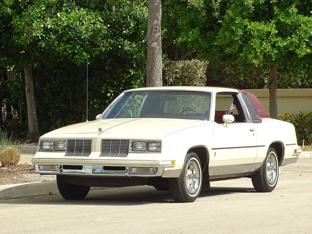 1985 Oldsmobile Cutlass Supreme 1