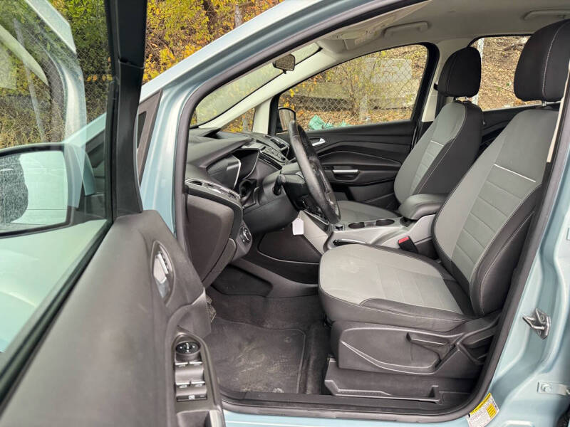 2013 Ford C-Max SE photo 10