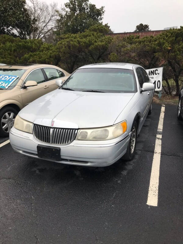 2000 Lincoln Town Car for sale at ZZZZ & Me Inc in Charlotte NC