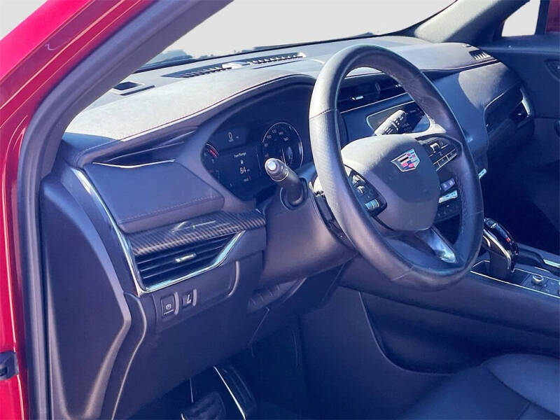 2023 Cadillac XT4 Sport