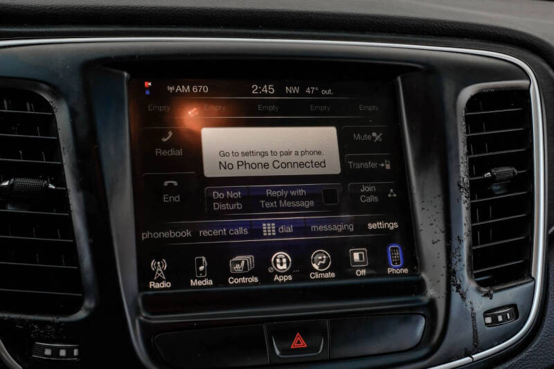 2017 Chrysler 200 Limited Platinum