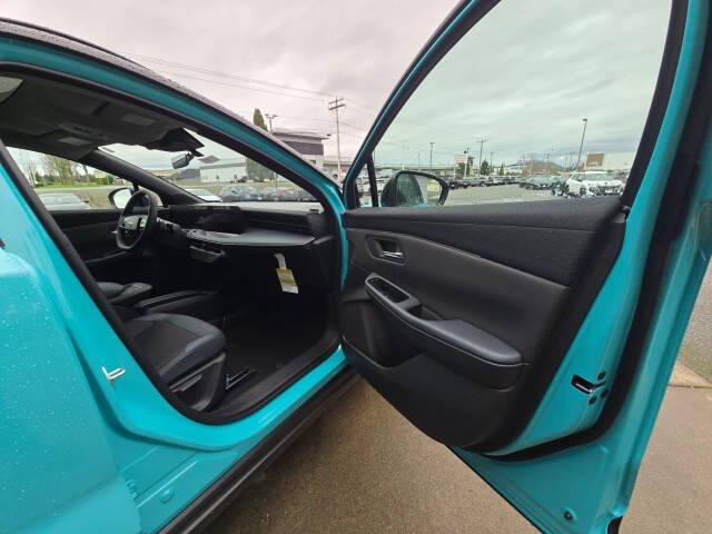 2026 Nissan LEAF Platinum+