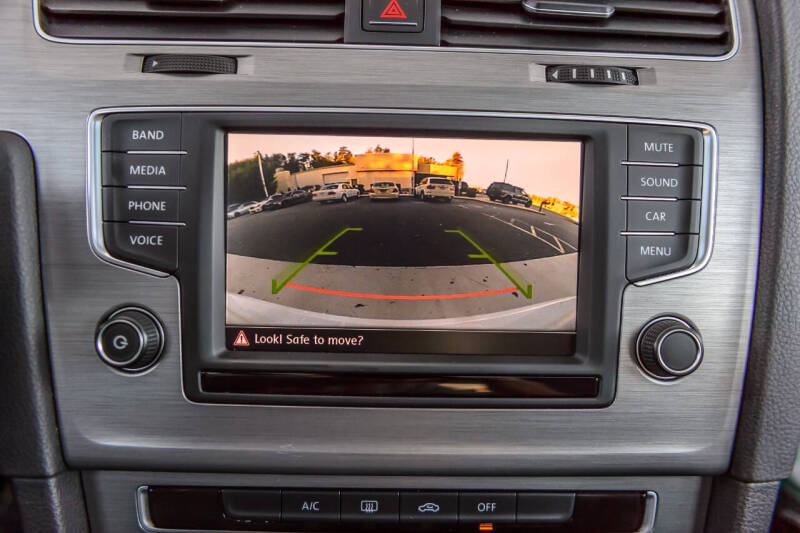 2016 Volkswagen Golf TSI S