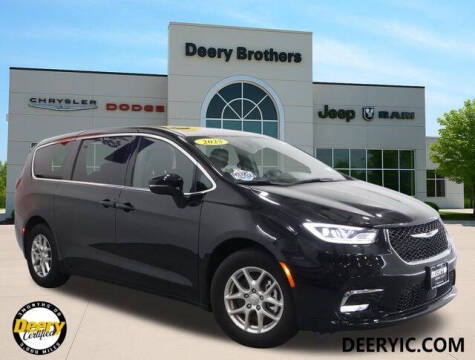 2025 Chrysler Pacifica Select