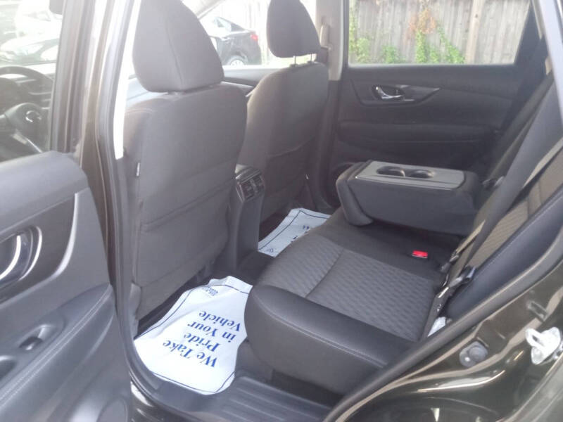 2017 Nissan Rogue SV