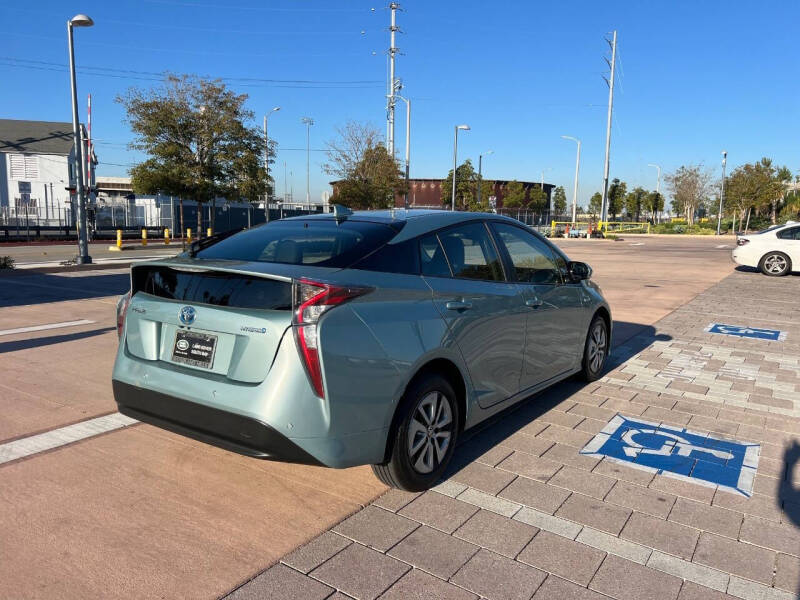 2017 Toyota Prius Three