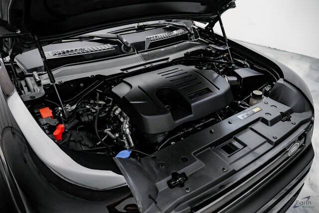 2024 Land Rover Defender 130 P400 X-Dynamic SE