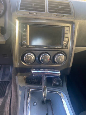 2011 Dodge Challenger SE