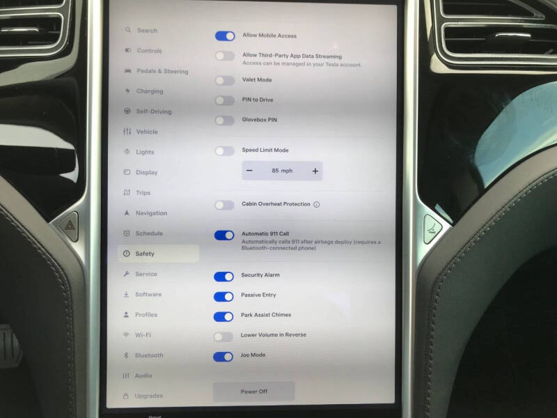 2015 Tesla Model S 70D