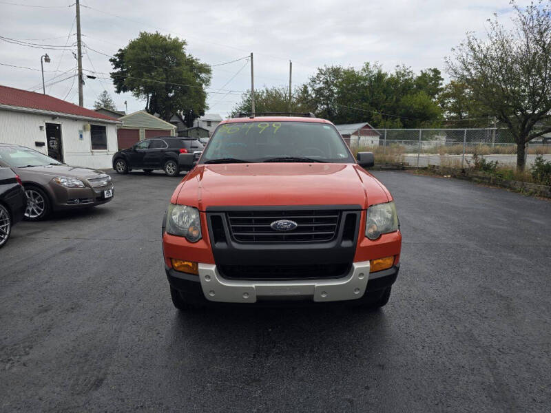 Ford Explorer's photo