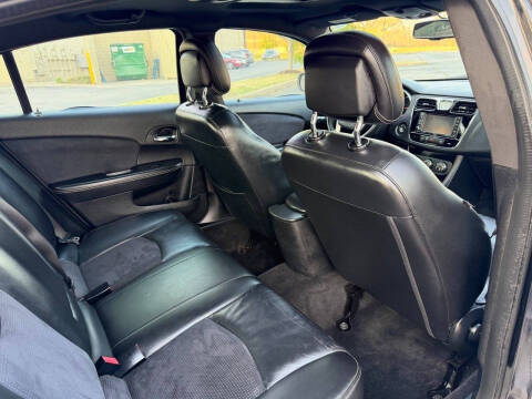 2012 Chrysler 200 S