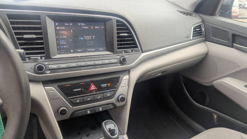 2018 Hyundai Elantra SE