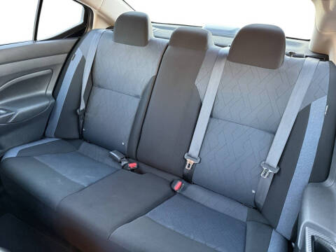 2023 Nissan Versa SV