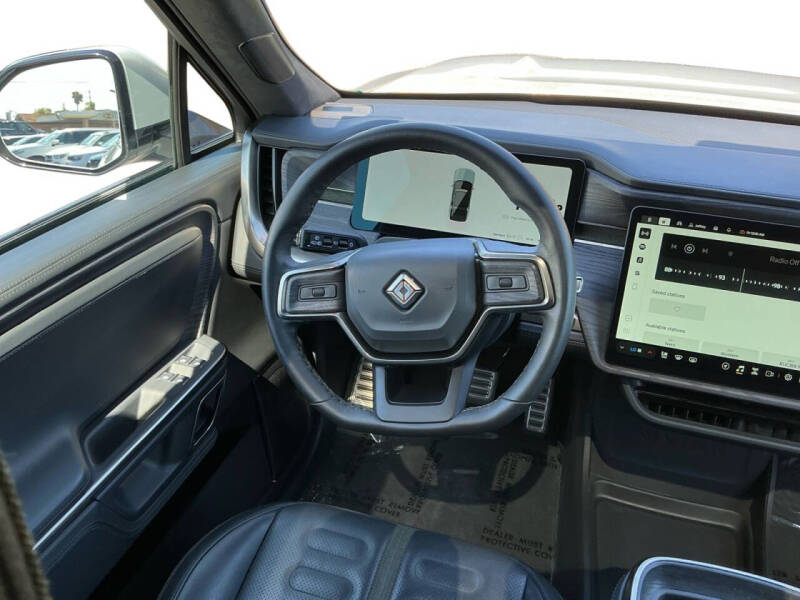 2024 Rivian R1S