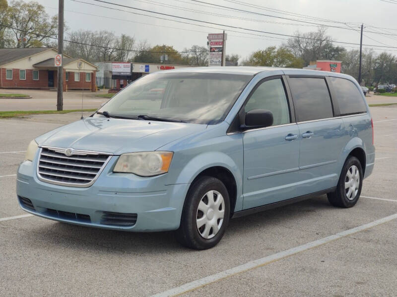 2009 Chrysler Town and Country for sale at Loco Motors in La Porte TX