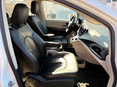 2020 Chrysler Pacifica Touring L