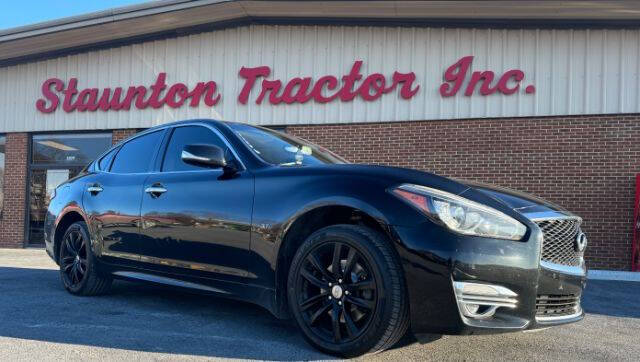 2015 Infiniti Q70 for sale at STAUNTON TRACTOR INC in Staunton VA