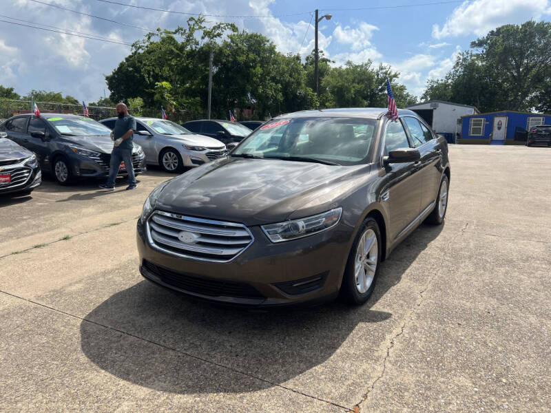 2015 Ford Taurus SEL