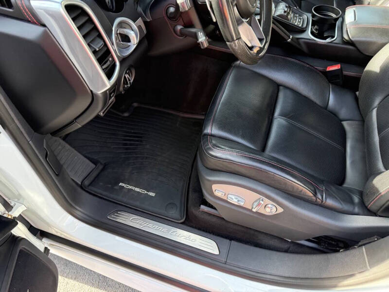 2017 Porsche Cayenne Turbo