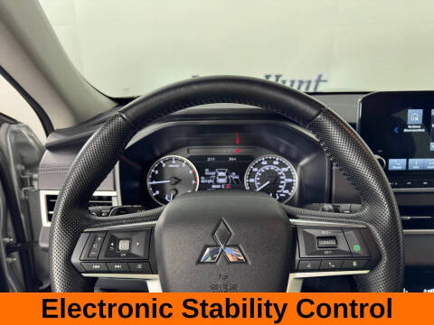 2024 Mitsubishi Outlander SE