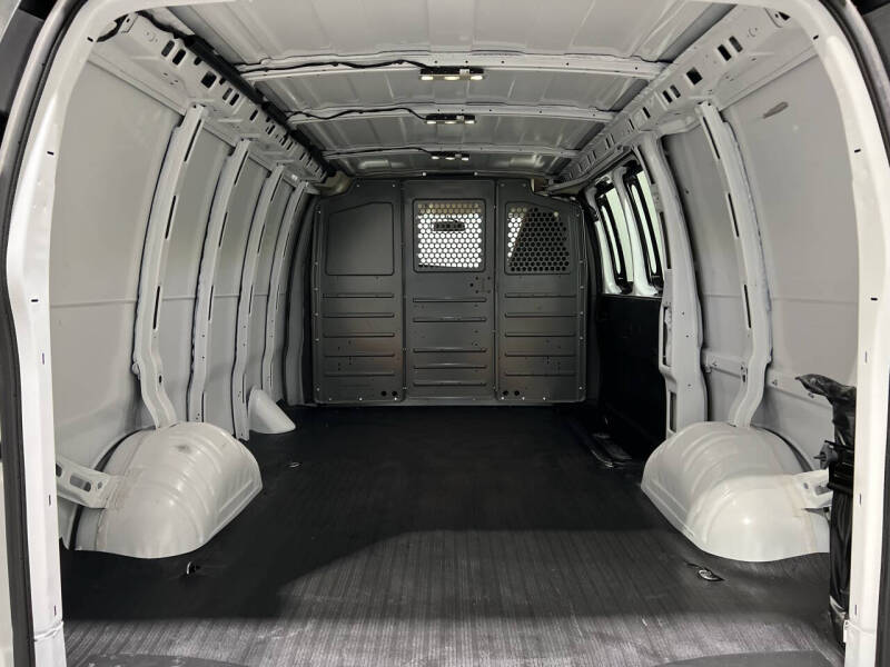 2024 Chevrolet Express 2500