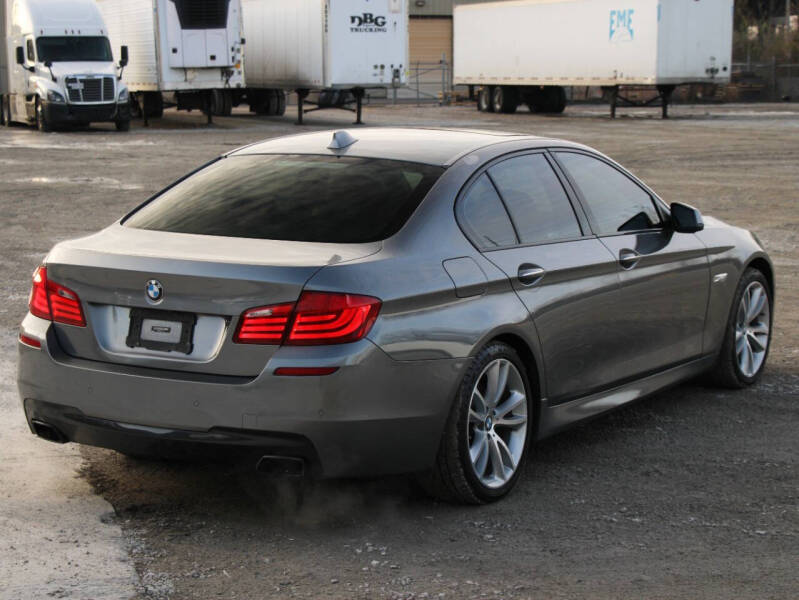 2011 BMW 5 Series 550i xDrive