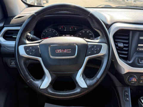 2017 GMC Acadia SLE-2