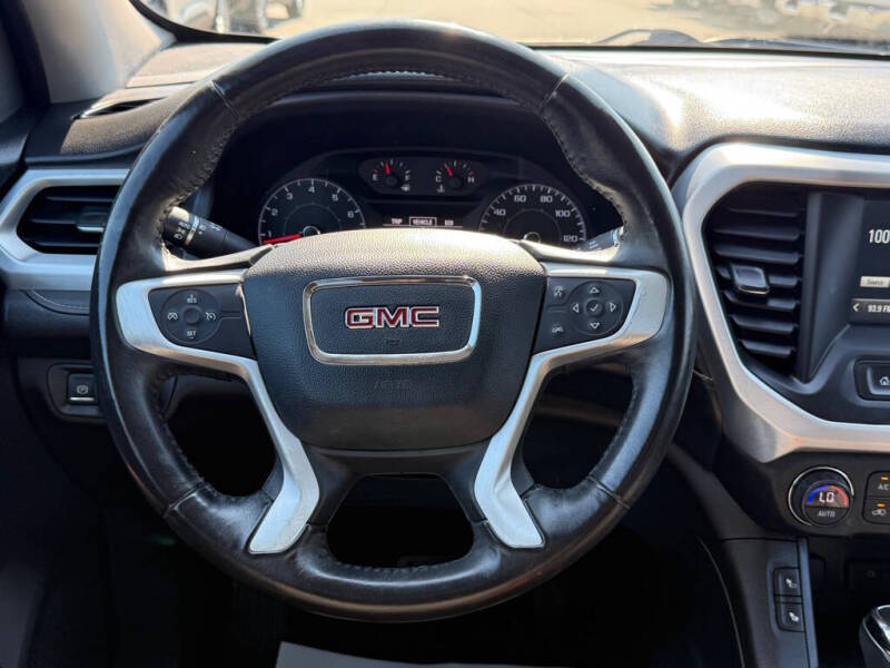 2017 GMC Acadia SLE-2