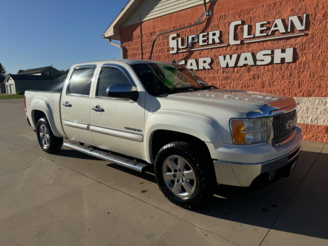 2013 GMC Sierra 1500 for sale at Illinois Auto Wholesalers in Tolono, IL