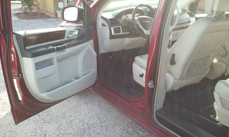 2010 Chrysler Town and Country Touring Plus