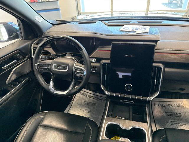 2024 GMC Acadia Denali