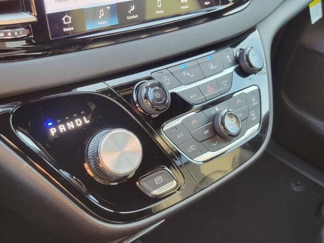 2026 Chrysler Voyager LX