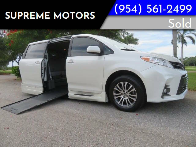 2018 Toyota Sienna XLE Premium's photo