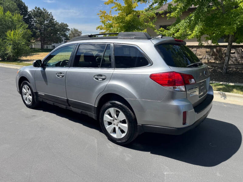 Image 7 of 2011 Subaru Outback 2.5i Limited
