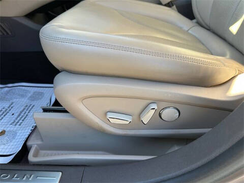 2021 Lincoln Nautilus Standard