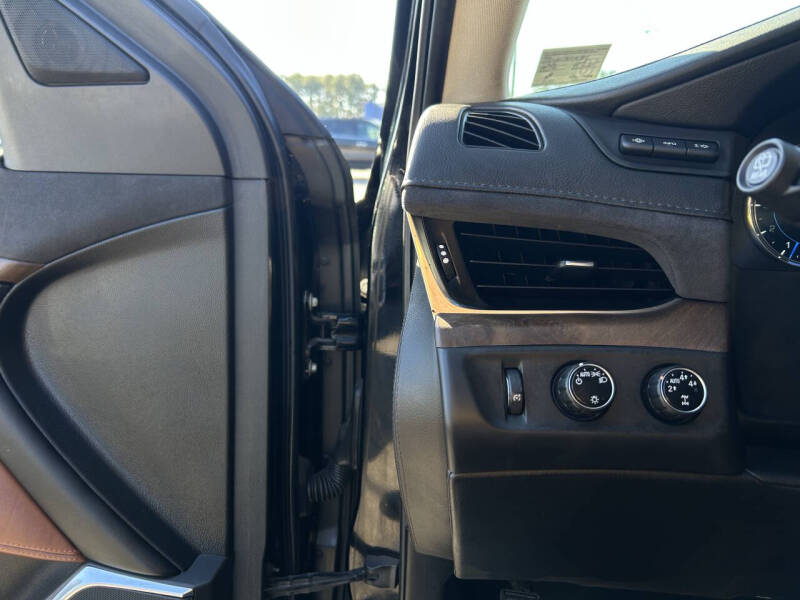 2016 Cadillac Escalade Luxury Collection