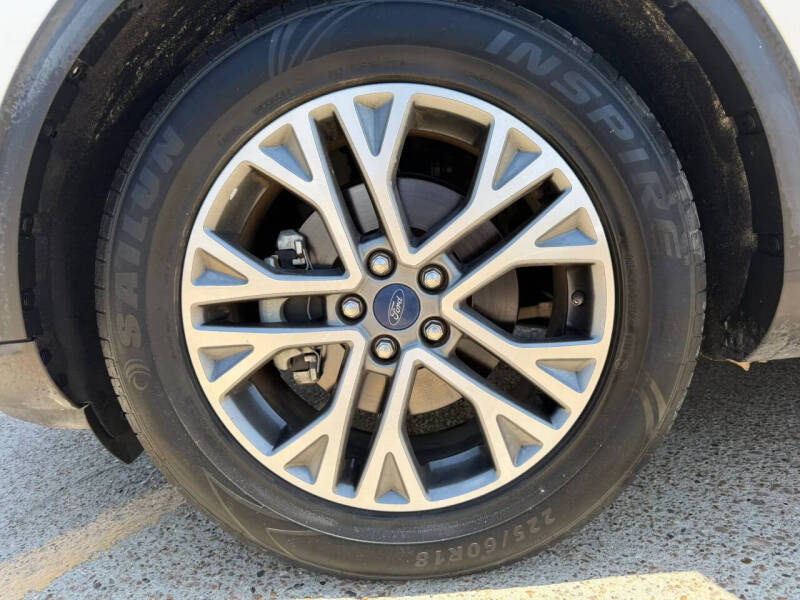 2022 Ford Escape SEL