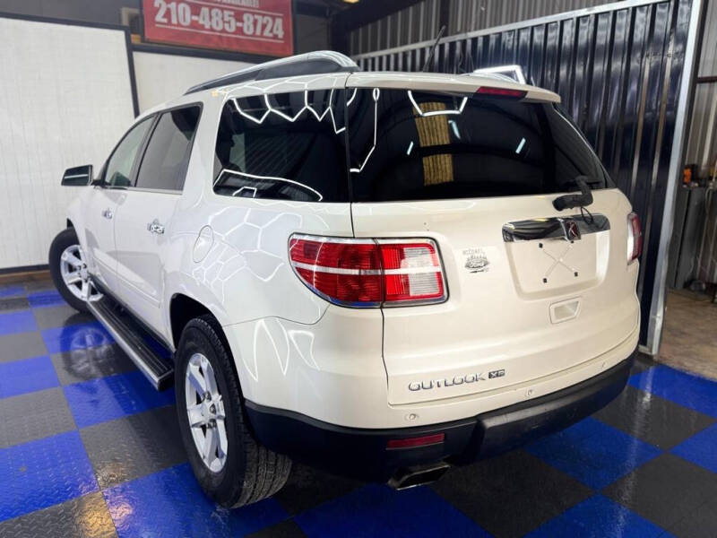 2008 Saturn Outlook XR