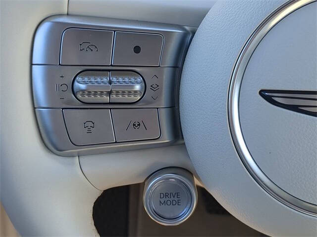 2024 Genesis GV60 Standard