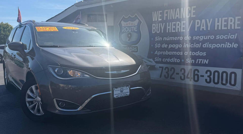 2018 Chrysler Pacifica Touring L's photo