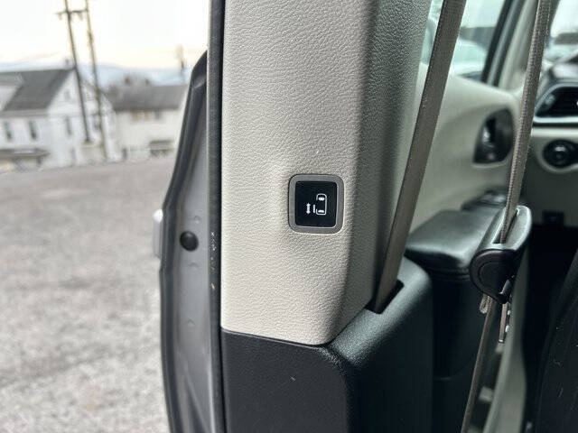 2017 Chrysler Pacifica Touring-L Plus