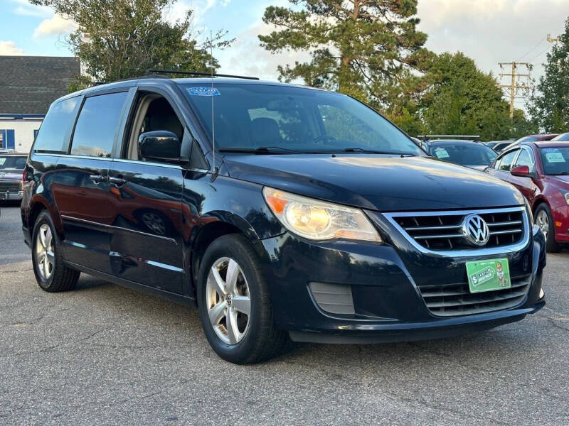 2011 Volkswagen Routan SE