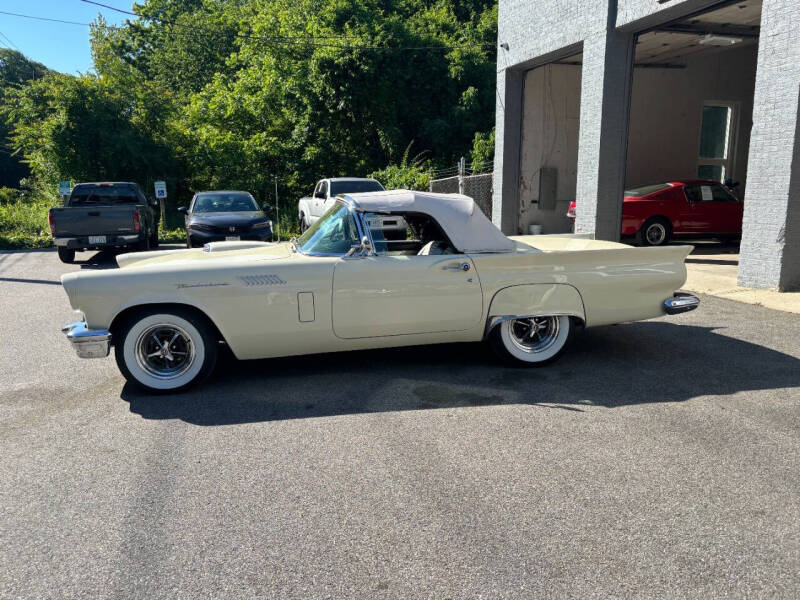 1957 Ford Thunderbird
