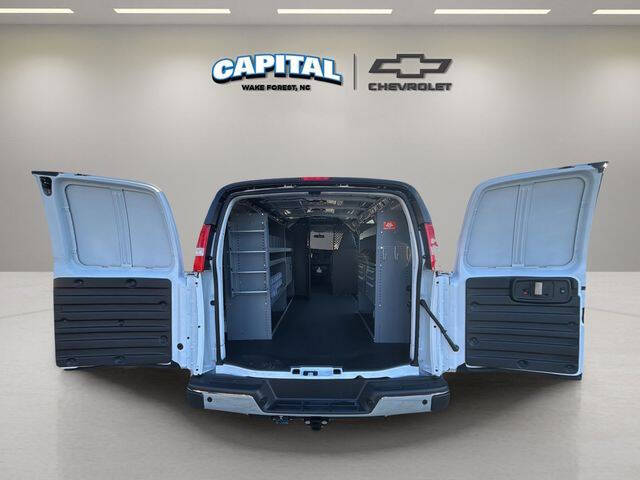 2025 Chevrolet Express 2500