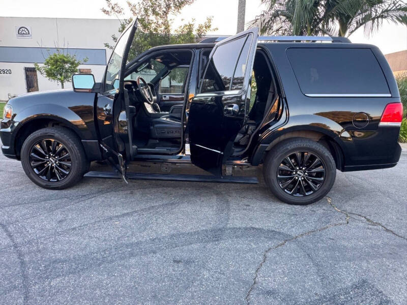 2017 Lincoln Navigator Select