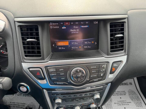 2018 Nissan Pathfinder SL