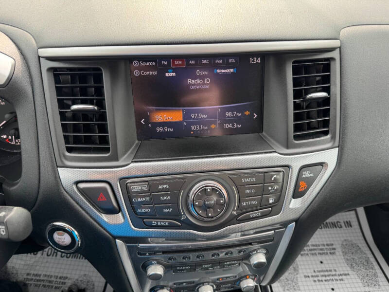 2018 Nissan Pathfinder SL