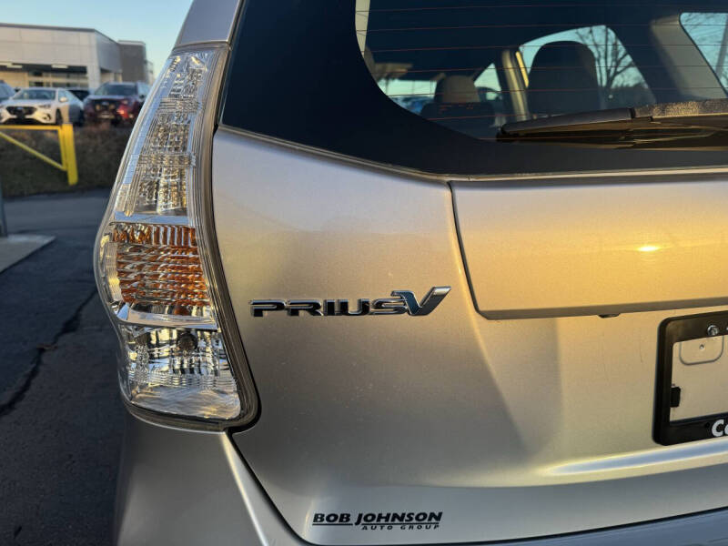 2012 Toyota Prius v Five