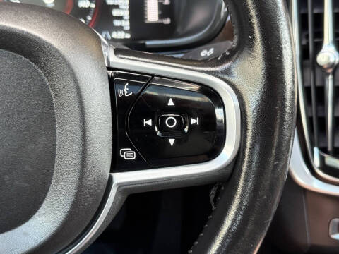 2017 Volvo S90 T5 Momentum