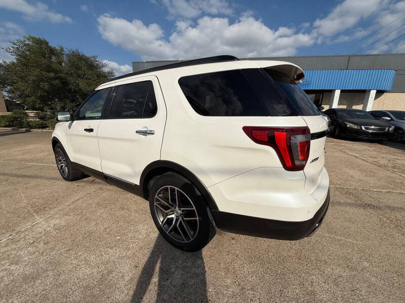 2016 Ford Explorer Sport